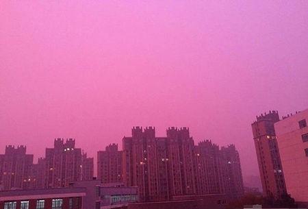 南京粉红色雾霾