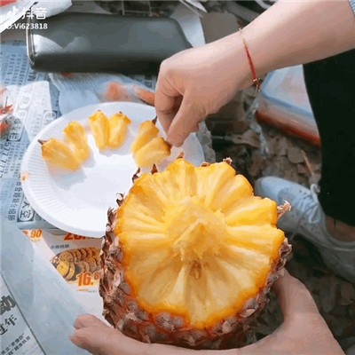 图 手撕菠萝（图片来源：抖音）